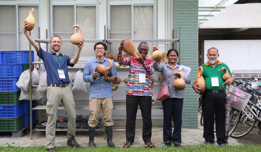 The Crop Trust team visits the World Vegetable Center